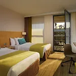 Courtyard By Marriott Otel