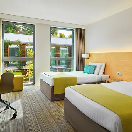 Courtyard By Marriott Hotel 4*