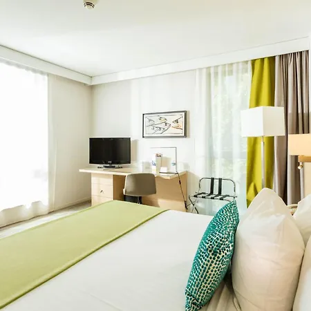 Courtyard By Marriott Hotel 4*