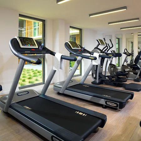 Courtyard By Marriott Hotel