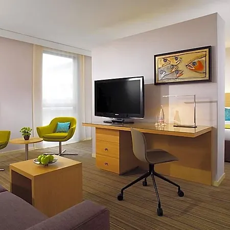 Courtyard By Marriott Hotel