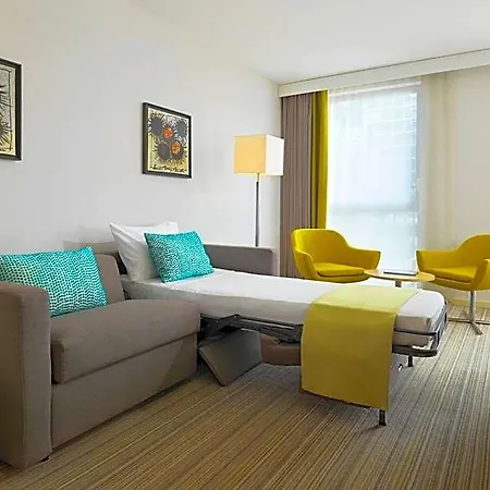 Courtyard By Marriott Hotel