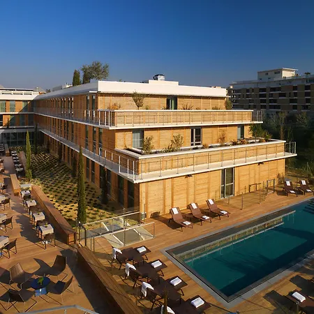 Courtyard By Marriott Hotel