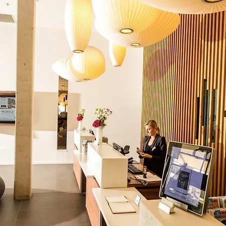 Courtyard By Marriott مونبيلييه