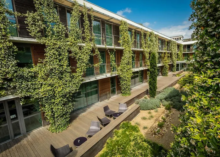 Courtyard By Marriott Hotel 4*