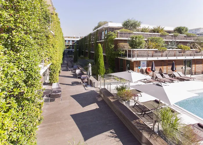 Courtyard By Marriott