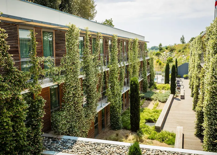 Courtyard By Marriott 4*